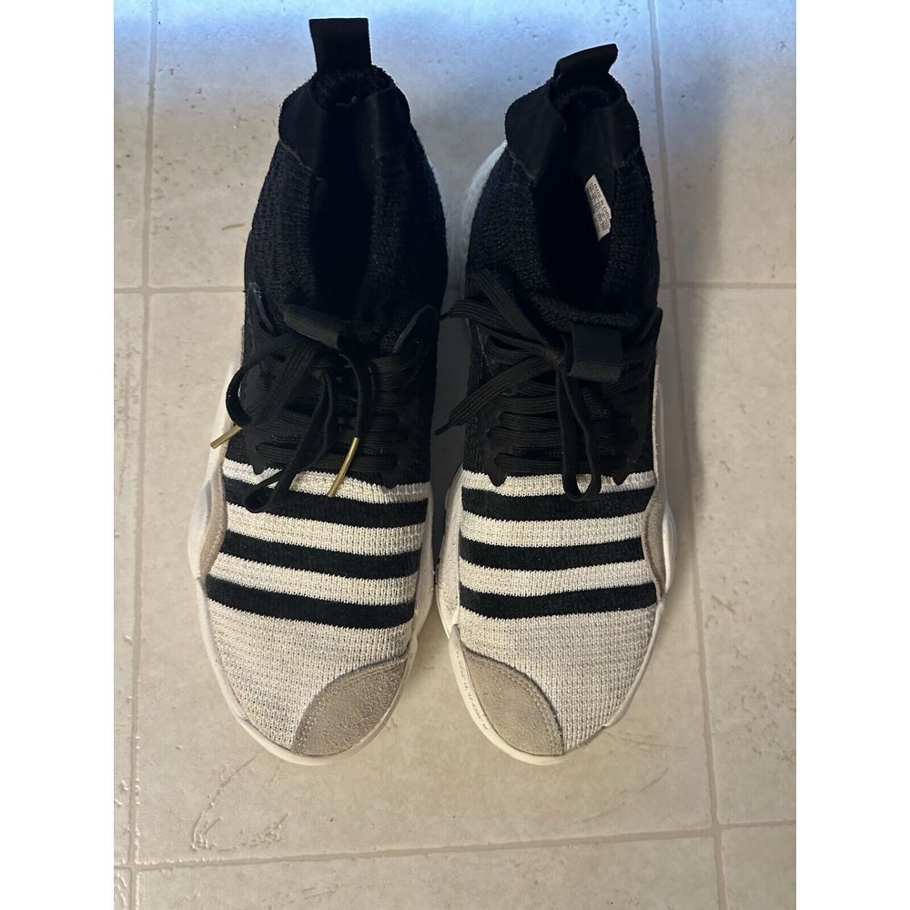 Adidas  Trae Young 2  Basketball Shoes  Mens Size 11 Black White